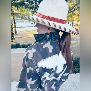 Stylish Women's Reworked Camouflage Shacket - Leather & Cowhide Details